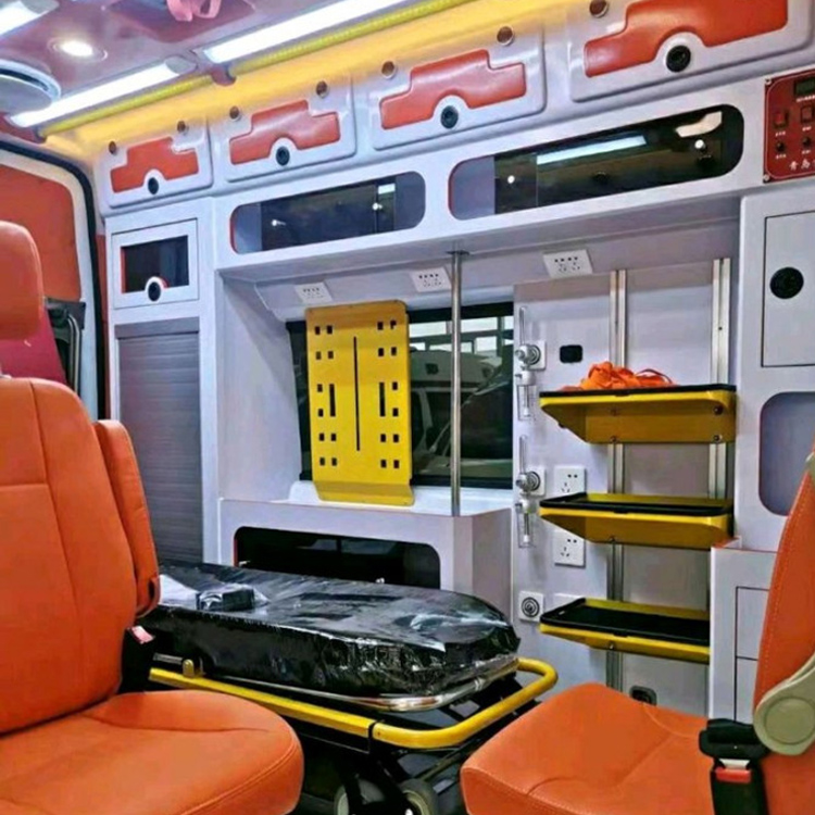 聂荣长途救护车护送病人租赁价格