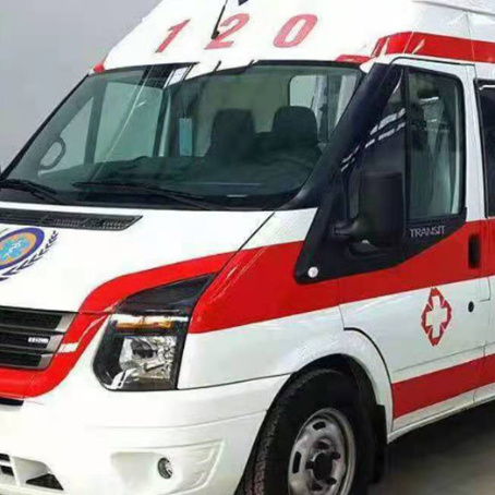 聂荣非急救护送病人转院租赁救护车的优缺点对比